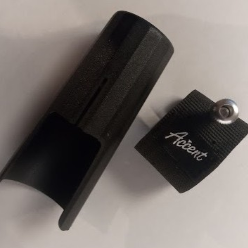 Accent Bb Clarinet 1R Rovner Style Ligature with Cap